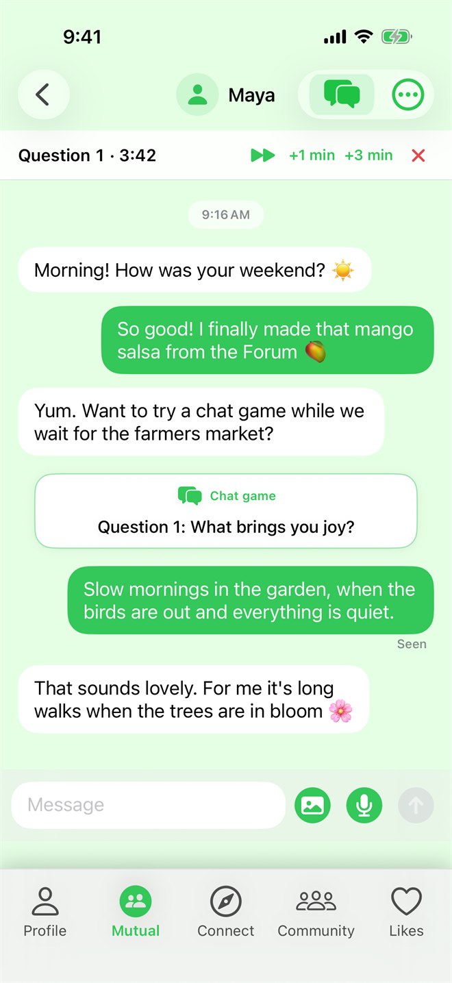 A question game in progress in a chat between two members